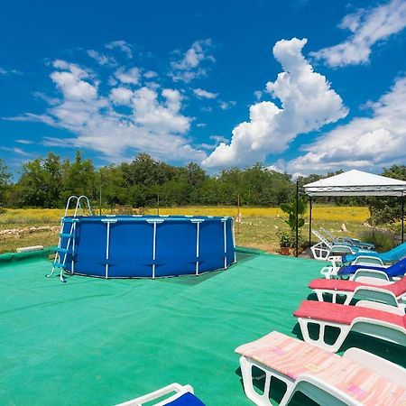 Apartments Valoda Nedeščina Dış mekan fotoğraf