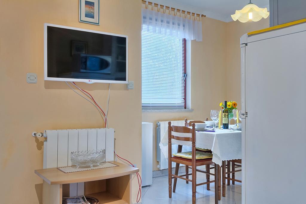 Apartments Valoda Nedeščina Dış mekan fotoğraf