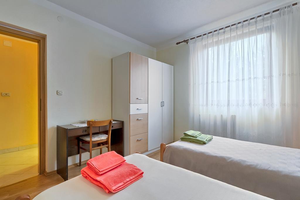 Apartments Valoda Nedeščina Dış mekan fotoğraf