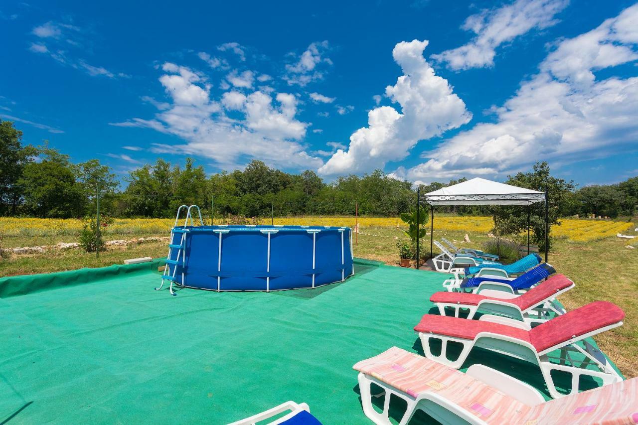 Apartments Valoda Nedeščina Dış mekan fotoğraf