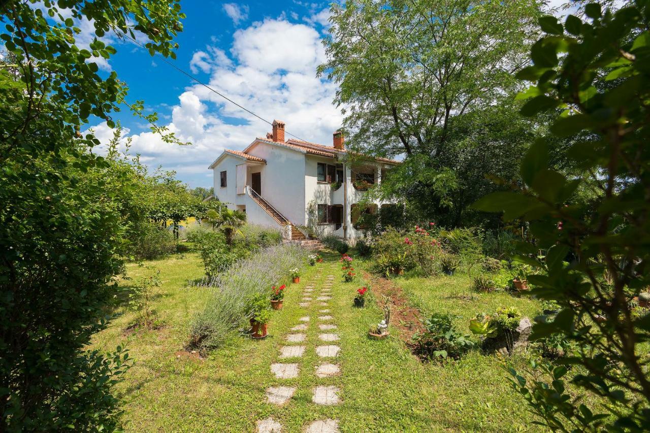 Apartments Valoda Nedeščina Dış mekan fotoğraf